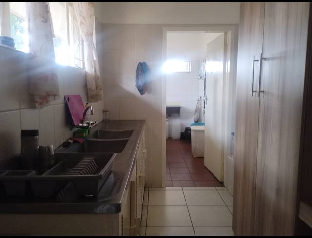 4 BEDROOM HOUSE FOR SALE IN UNITAS PARK